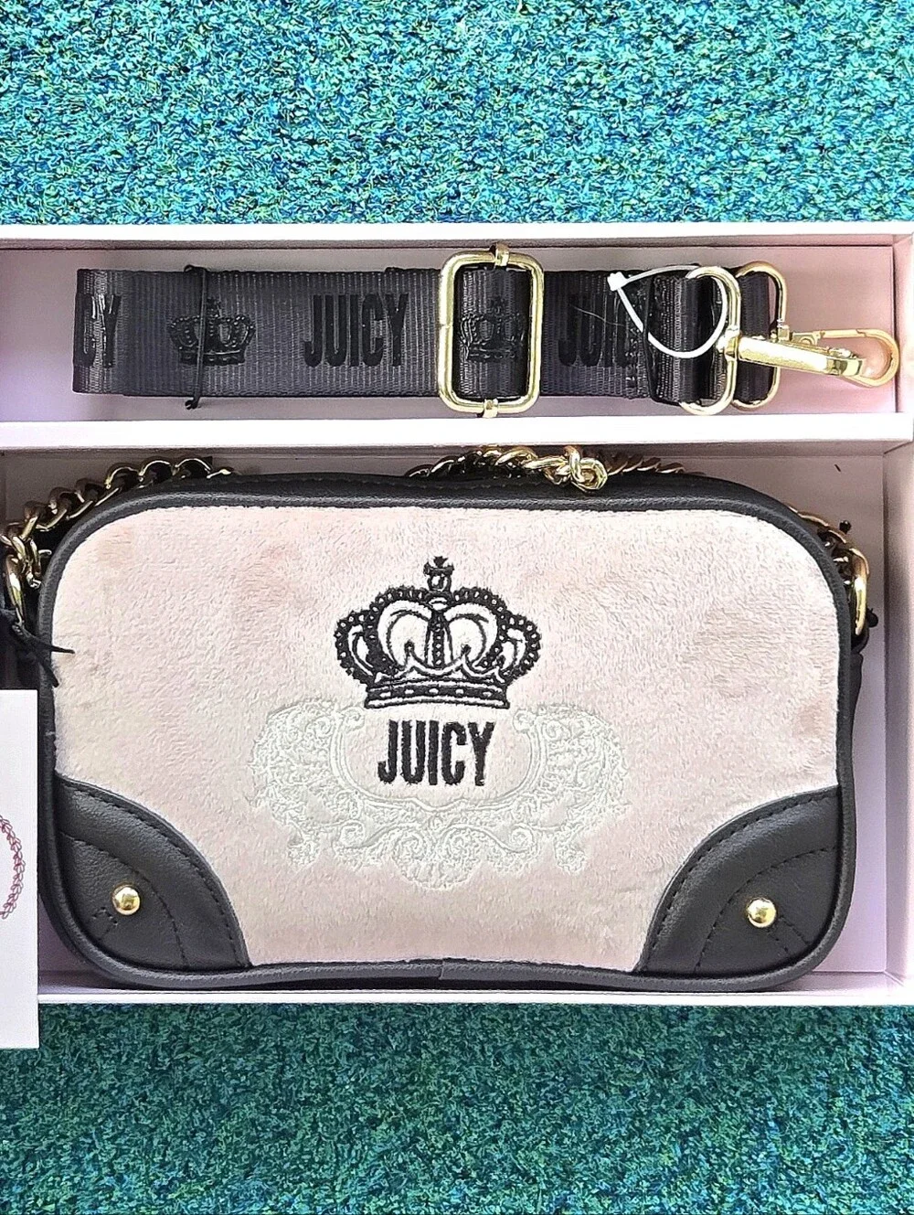 Juicy Couture Velour Slim Camera Bag Set - Picture 3 of 5